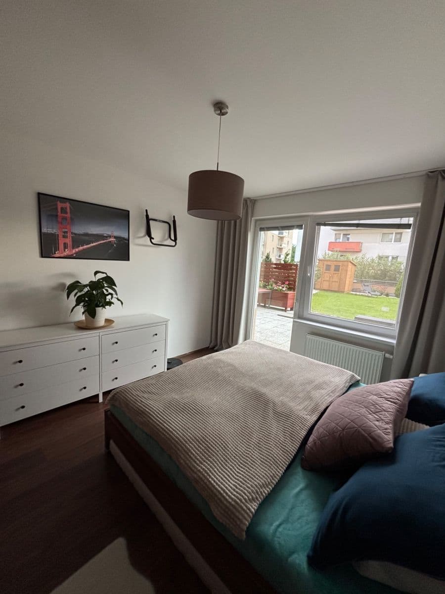 Prenájom bytu 2-izbový 62 m², Modenská, Praha, Praha Prenájom bytu 2-izbový 62 m², Modenská, Praha, Praha