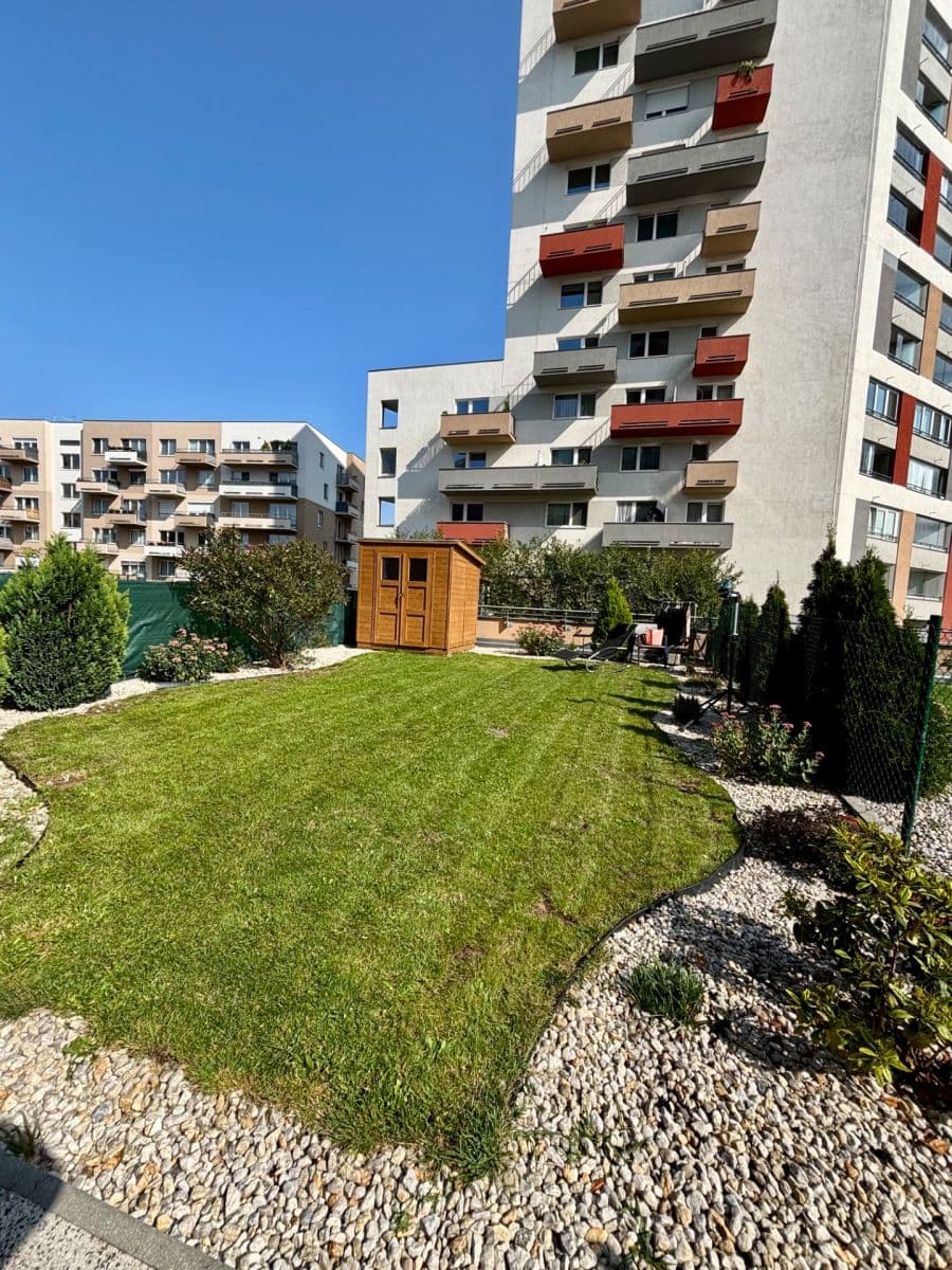 Prenájom bytu 2-izbový 62 m², Modenská, Praha, Praha Prenájom bytu 2-izbový 62 m², Modenská, Praha, Praha