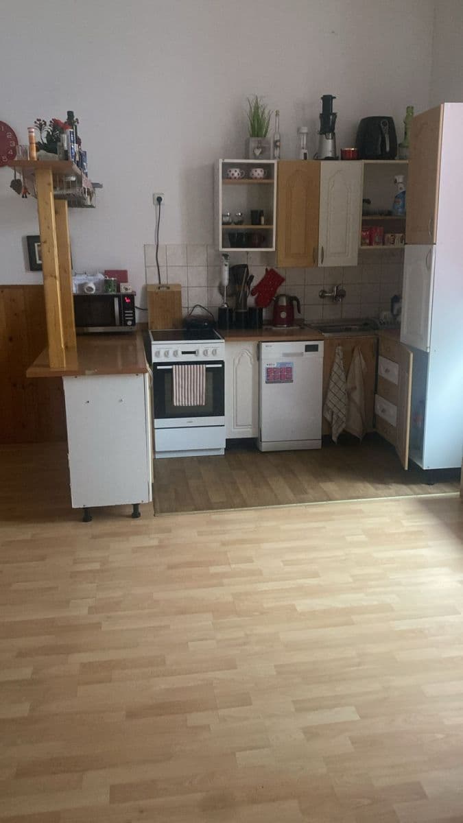 Prenájom bytu 3-izbový 68 m², Husova, Jeseník, Olomoucký kraj Prenájom bytu 3-izbový 68 m², Husova, Jeseník, Olomoucký kraj