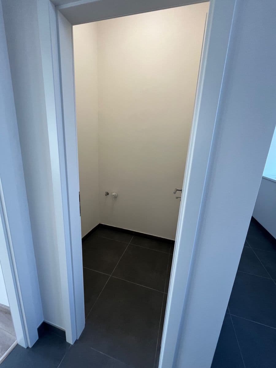 Prenájom bytu 1-izbový 36 m², S. K. Neumanna, Kralupy nad Vltavou, Středočeský kraj Prenájom bytu 1-izbový 36 m², S. K. Neumanna, Kralupy nad Vltavou, Středočeský kraj