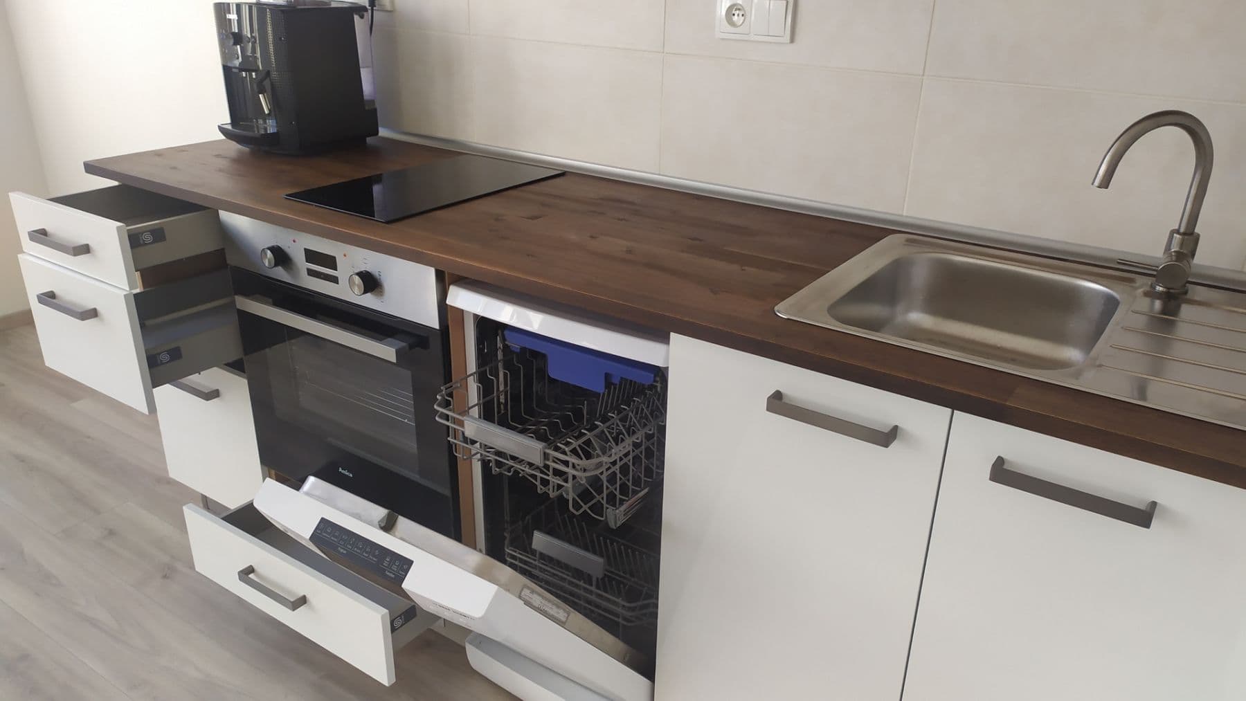 Prenájom bytu 1-izbový 36 m², S. K. Neumanna, Kralupy nad Vltavou, Středočeský kraj Prenájom bytu 1-izbový 36 m², S. K. Neumanna, Kralupy nad Vltavou, Středočeský kraj