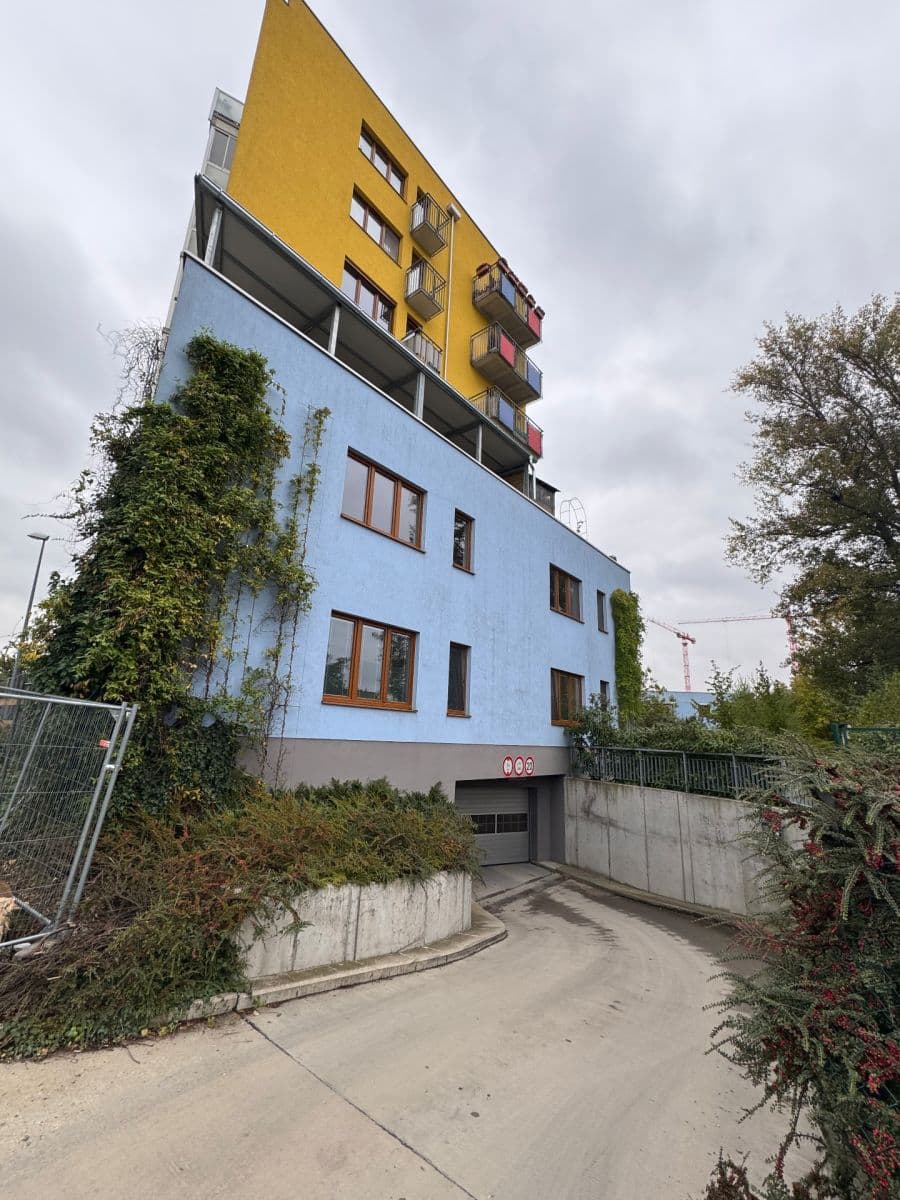 Predaj garáže 31 m², Březenská, Praha, Praha Predaj garáže 31 m², Březenská, Praha, Praha