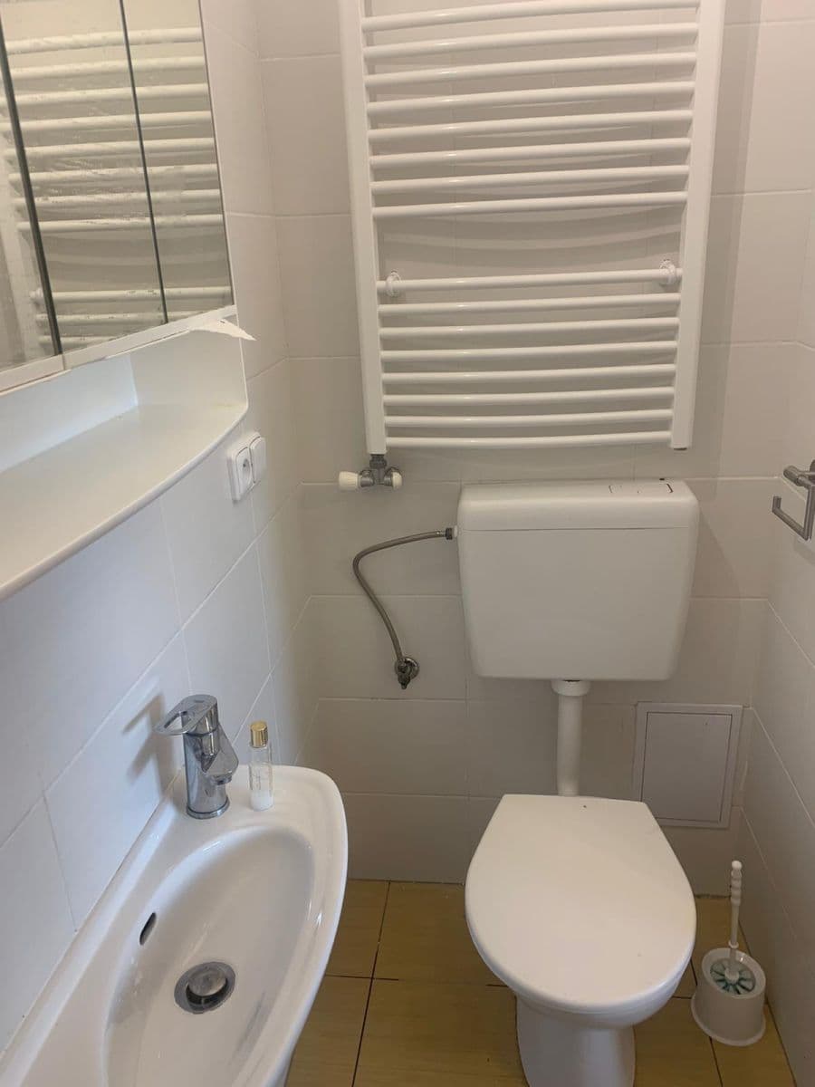 Prenájom bytu 1-izbový 24 m², Černovírská, Olomouc, Olomoucký kraj Prenájom bytu 1-izbový 24 m², Černovírská, Olomouc, Olomoucký kraj