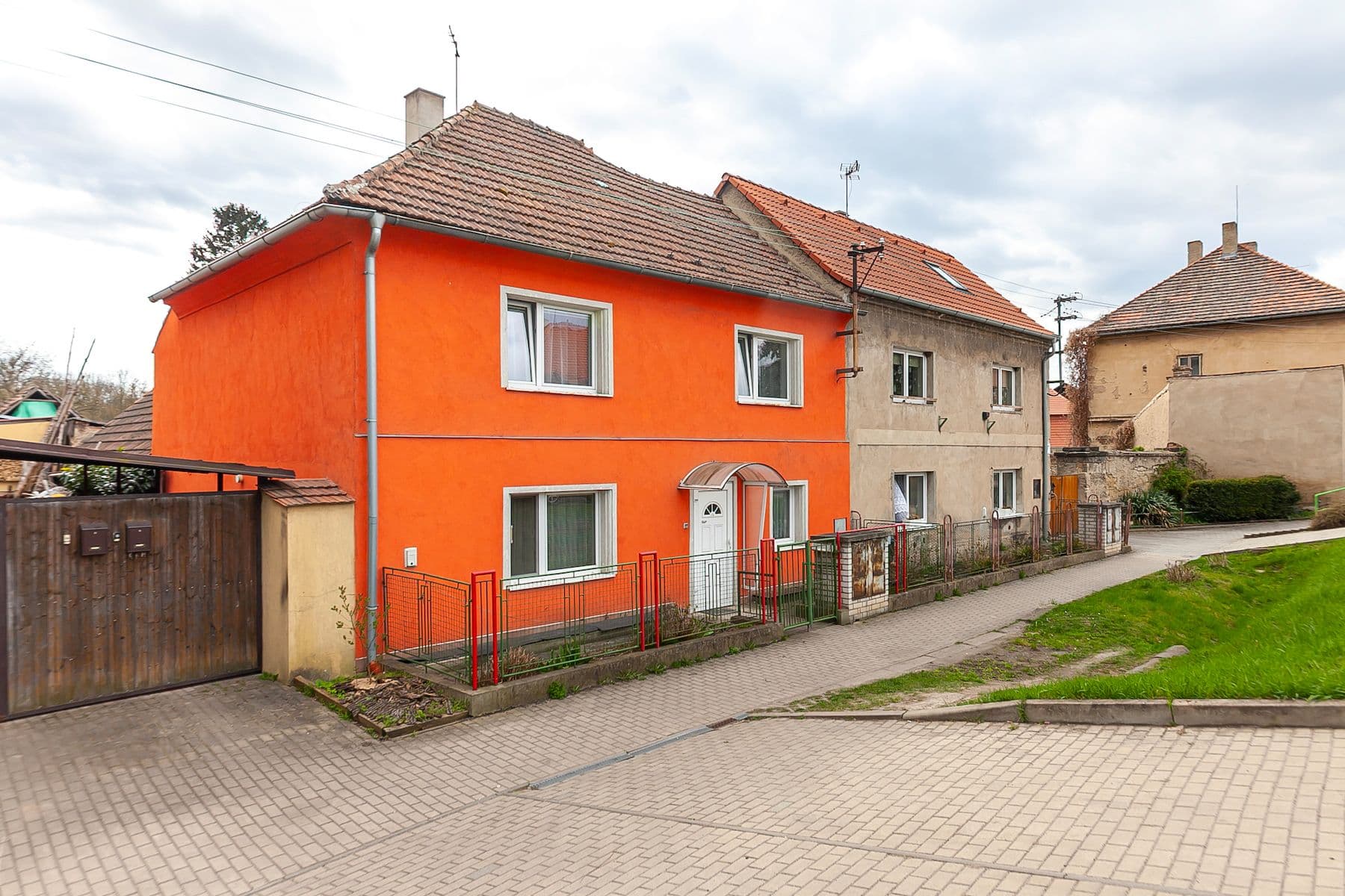 Predaj domu 200 m², pozemek 309 m², Doksany, Ústecký kraj Predaj domu 200 m², pozemek 309 m², Doksany, Ústecký kraj