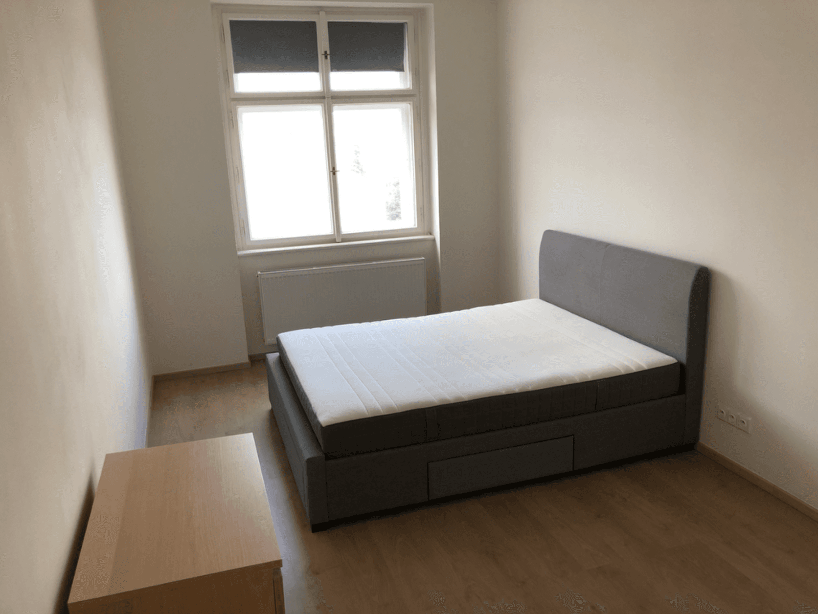 Prenájom bytu 2-izbový 45 m², náměstí Jiřího z Lobkovic, Praha, Praha Prenájom bytu 2-izbový 45 m², náměstí Jiřího z Lobkovic, Praha, Praha