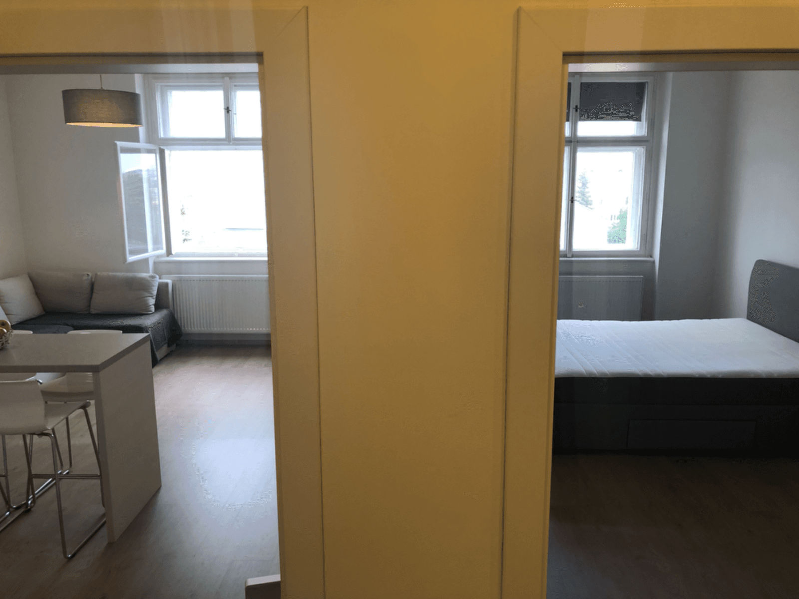 Prenájom bytu 2-izbový 45 m², náměstí Jiřího z Lobkovic, Praha, Praha Prenájom bytu 2-izbový 45 m², náměstí Jiřího z Lobkovic, Praha, Praha