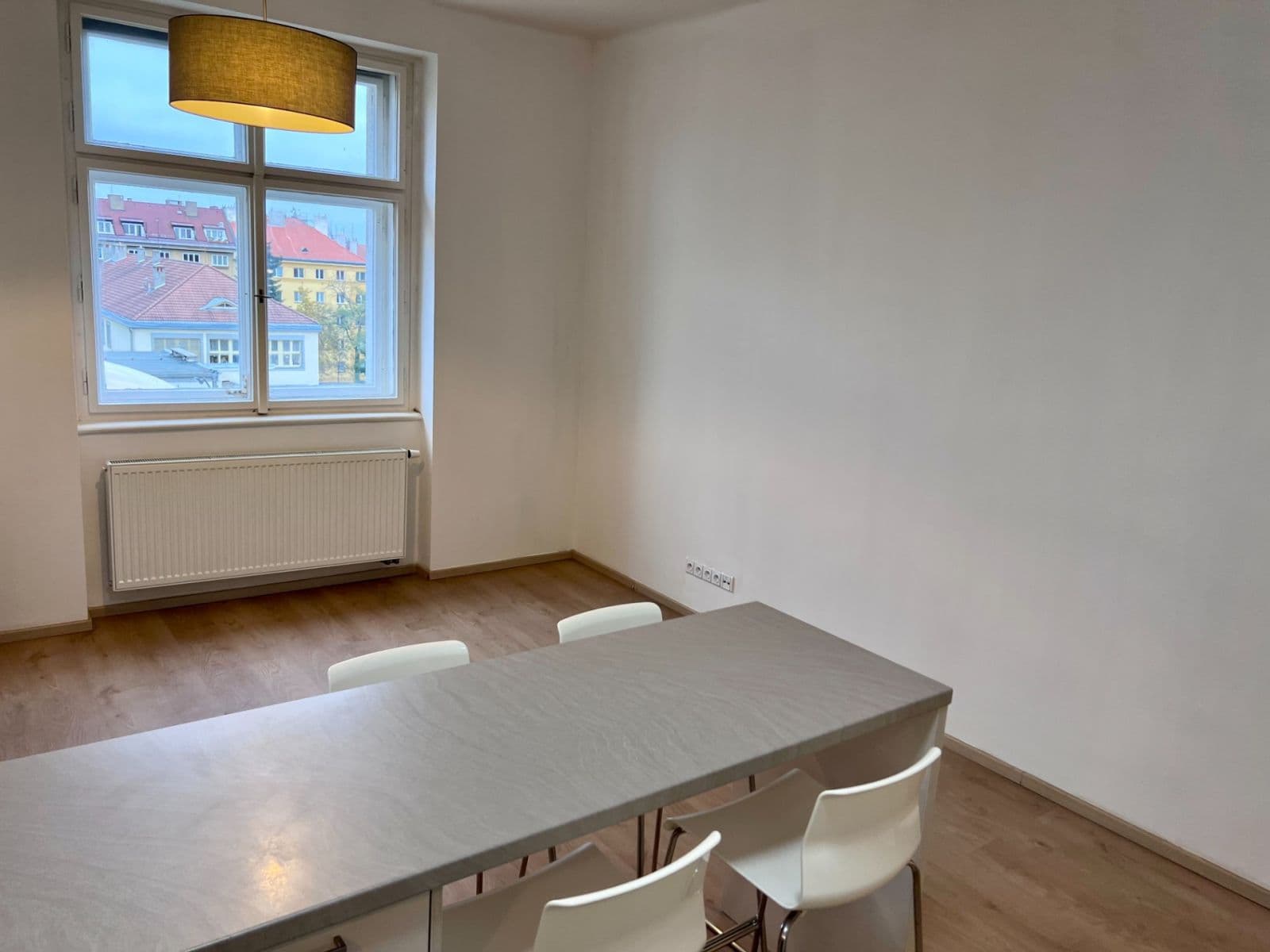 Prenájom bytu 2-izbový 45 m², náměstí Jiřího z Lobkovic, Praha, Praha Prenájom bytu 2-izbový 45 m², náměstí Jiřího z Lobkovic, Praha, Praha