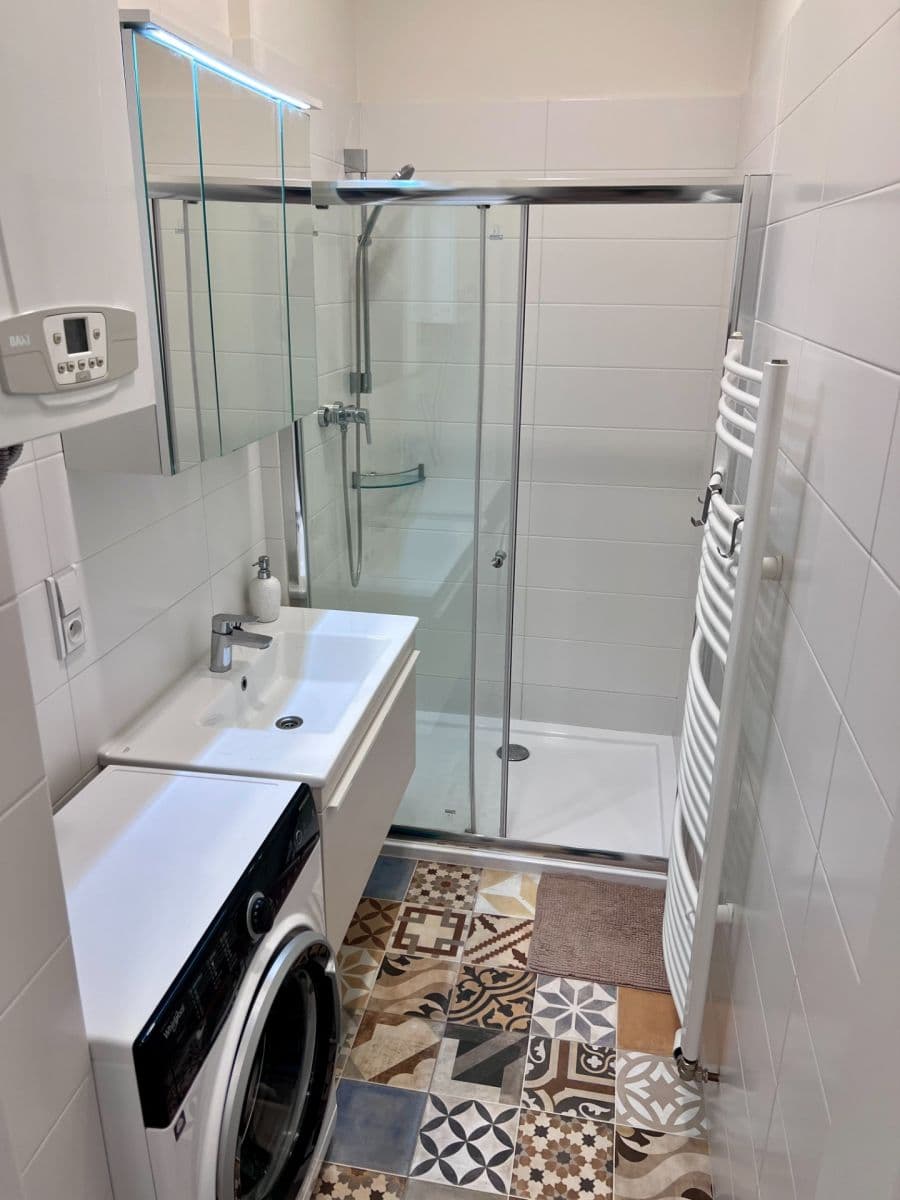 Prenájom bytu 2-izbový 45 m², náměstí Jiřího z Lobkovic, Praha, Praha Prenájom bytu 2-izbový 45 m², náměstí Jiřího z Lobkovic, Praha, Praha