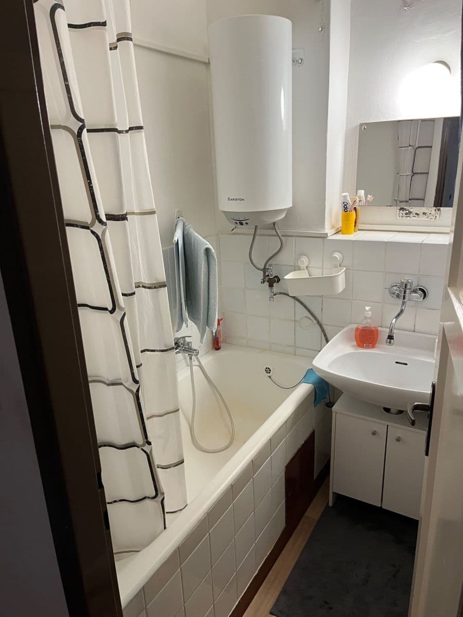 Prenájom bytu 2-izbový 55 m², Křižná, Valašské Meziříčí, Zlínský kraj Prenájom bytu 2-izbový 55 m², Křižná, Valašské Meziříčí, Zlínský kraj