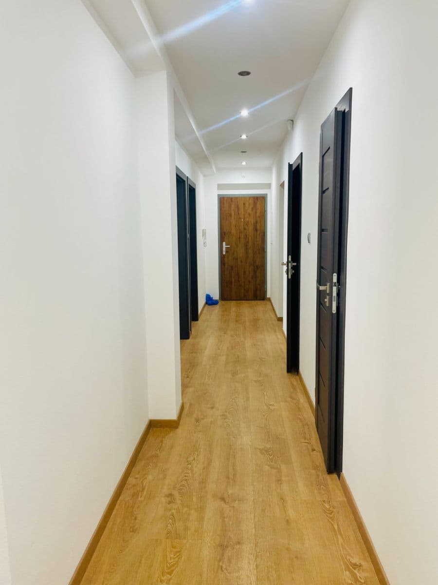 Prenájom bytu 3-izbový 69 m², Športová, Nové Mesto nad Váhom, Trenčiansky kraj Prenájom bytu 3-izbový 69 m², Športová, Nové Mesto nad Váhom, Trenčiansky kraj