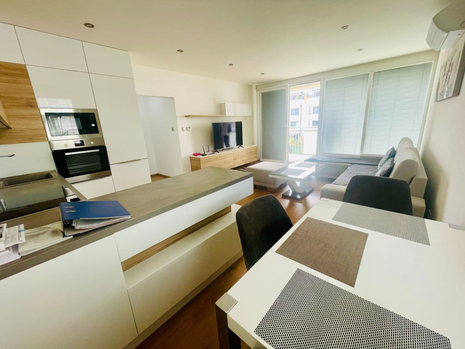 Prenájom bytu 3-izbový 69 m², Športová, Nové Mesto nad Váhom, Trenčiansky kraj Prenájom bytu 3-izbový 69 m², Športová, Nové Mesto nad Váhom, Trenčiansky kraj