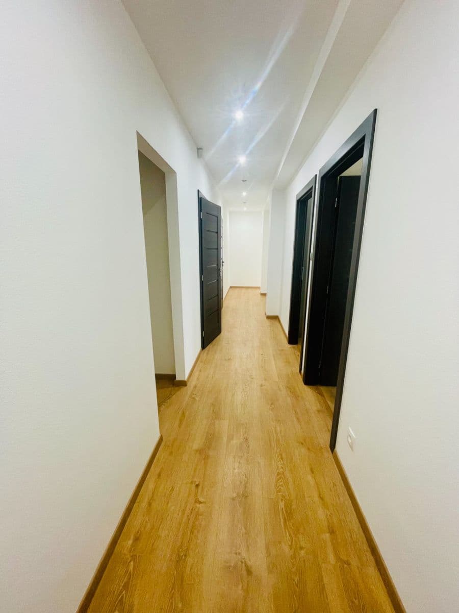 Prenájom bytu 3-izbový 69 m², Športová, Nové Mesto nad Váhom, Trenčiansky kraj Prenájom bytu 3-izbový 69 m², Športová, Nové Mesto nad Váhom, Trenčiansky kraj