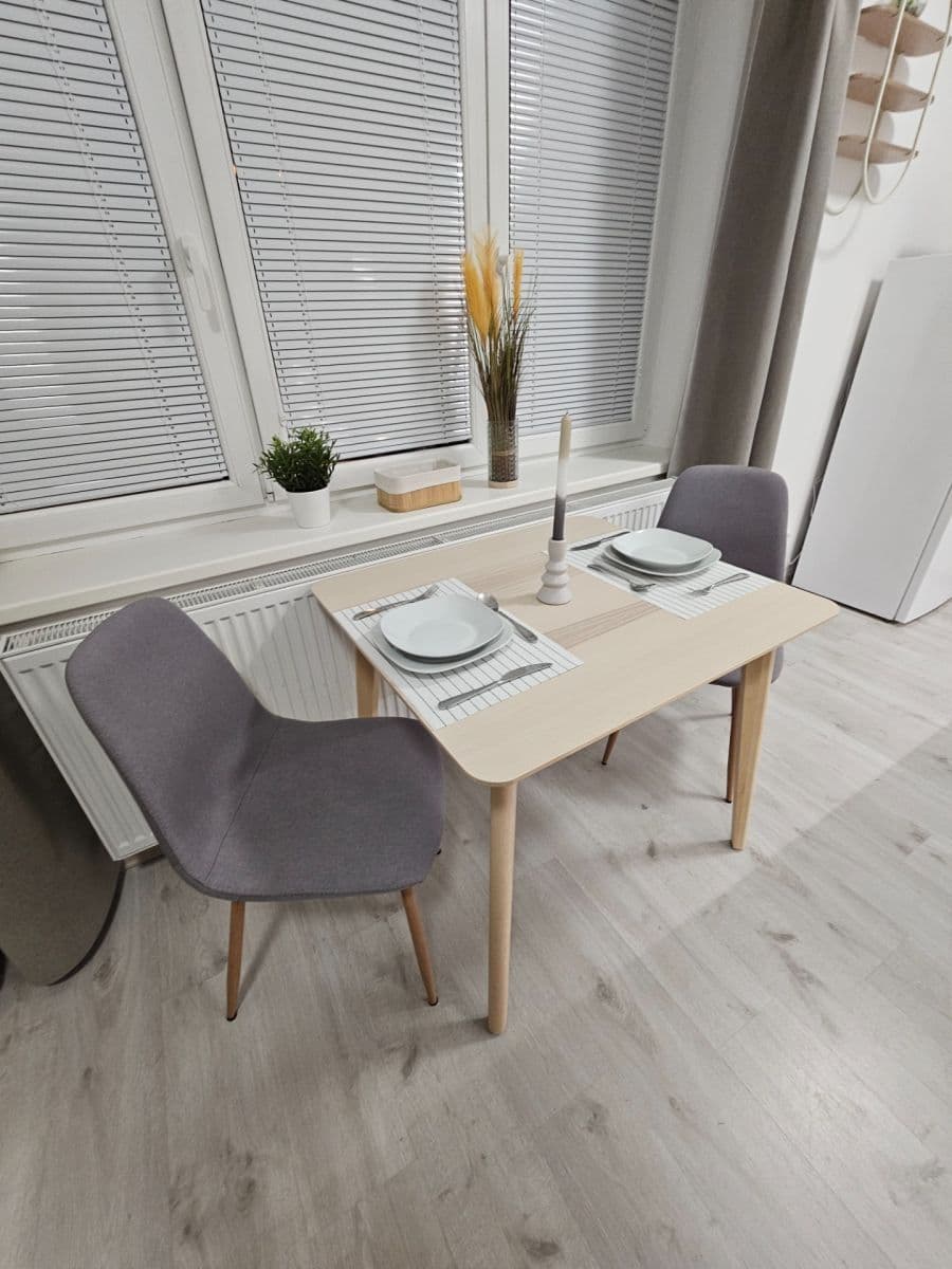 Prenájom bytu 1-izbový 24 m², Vrapická, Kladno, Středočeský kraj Prenájom bytu 1-izbový 24 m², Vrapická, Kladno, Středočeský kraj