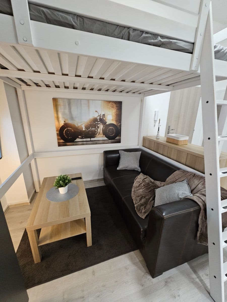 Prenájom bytu 1-izbový 24 m², Vrapická, Kladno, Středočeský kraj Prenájom bytu 1-izbový 24 m², Vrapická, Kladno, Středočeský kraj