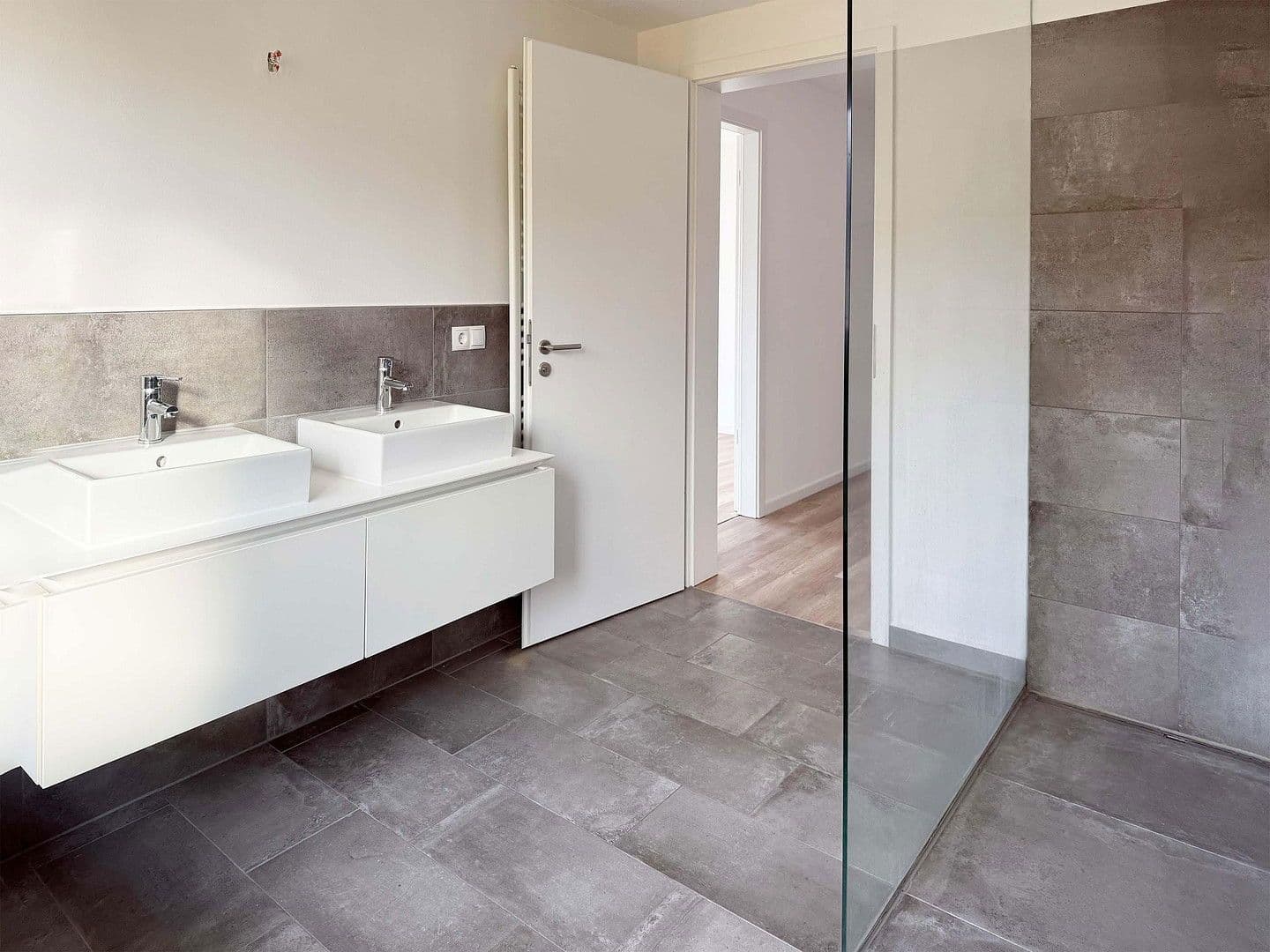 Predaj domu 154 m², pozemek 255 m², Eichenstraße 8i, Ludwigshafen, Porýnie-Falcko Predaj domu 154 m², pozemek 255 m², Eichenstraße 8i, Ludwigshafen, Porýnie-Falcko