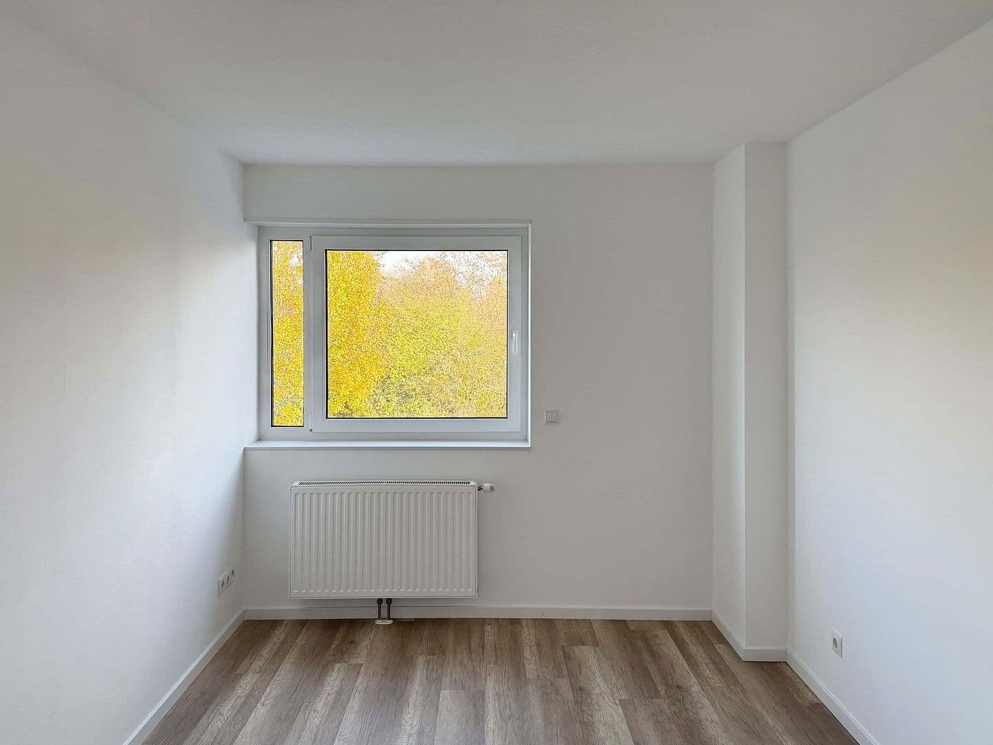 Predaj domu 154 m², pozemek 255 m², Eichenstraße 8i, Ludwigshafen, Porýnie-Falcko Predaj domu 154 m², pozemek 255 m², Eichenstraße 8i, Ludwigshafen, Porýnie-Falcko