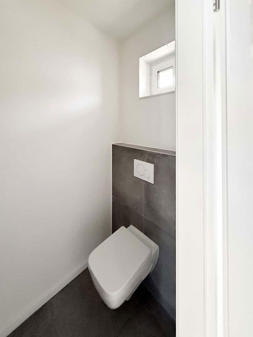 Predaj domu 154 m², pozemek 255 m², Eichenstraße 8i, Ludwigshafen, Porýnie-Falcko Predaj domu 154 m², pozemek 255 m², Eichenstraße 8i, Ludwigshafen, Porýnie-Falcko