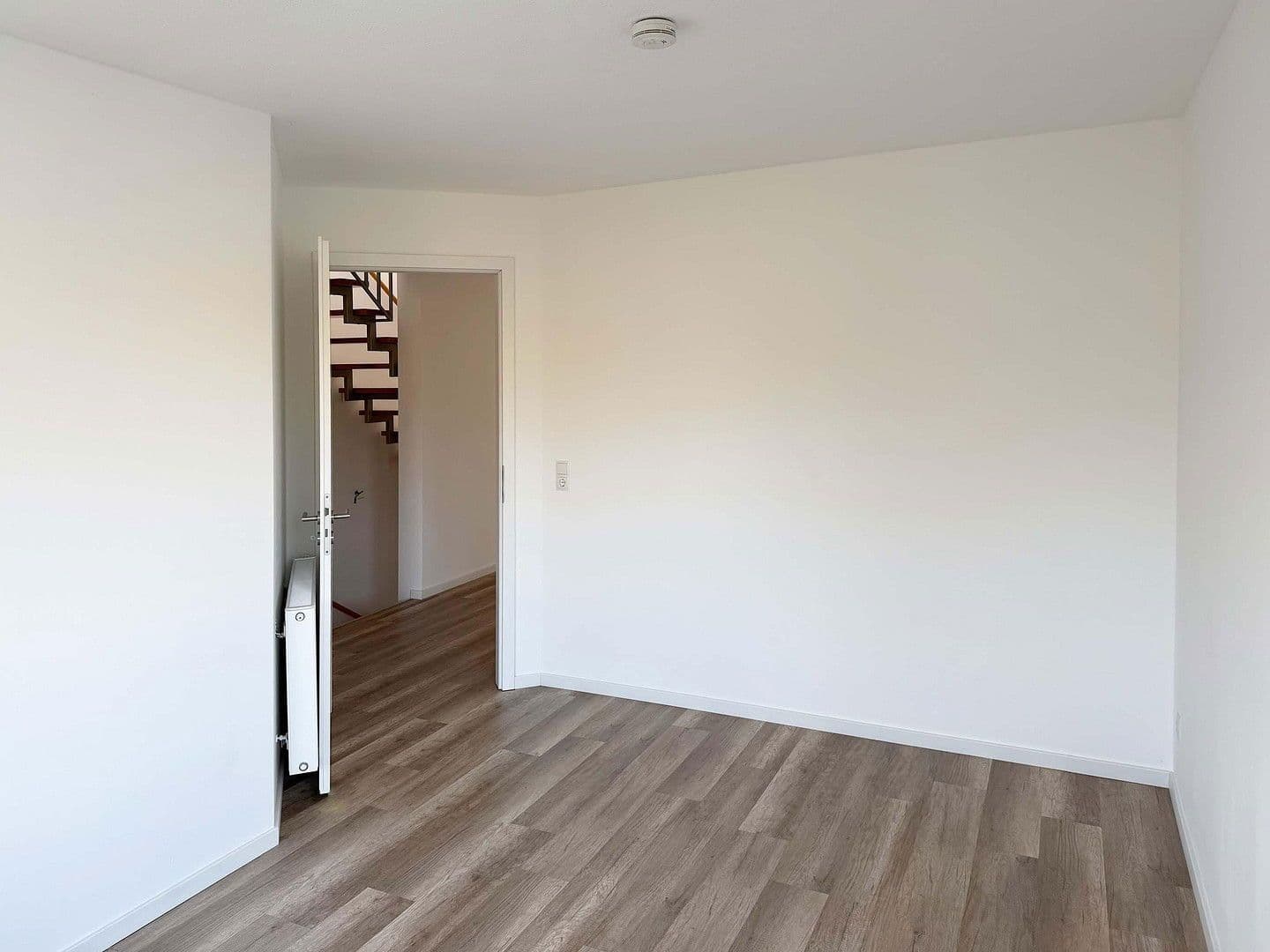Predaj domu 154 m², pozemek 255 m², Eichenstraße 8i, Ludwigshafen, Porýnie-Falcko Predaj domu 154 m², pozemek 255 m², Eichenstraße 8i, Ludwigshafen, Porýnie-Falcko