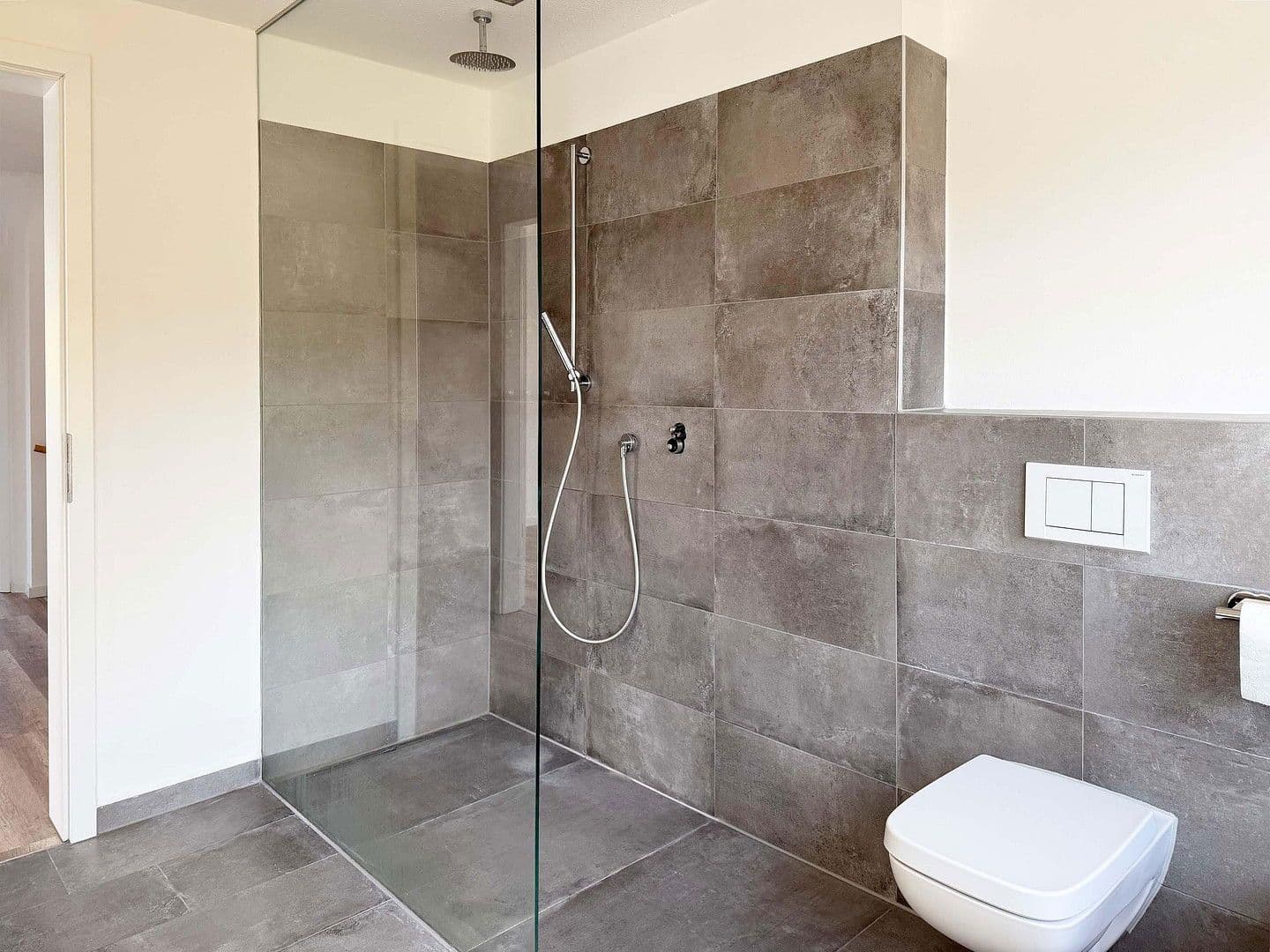 Predaj domu 154 m², pozemek 255 m², Eichenstraße 8i, Ludwigshafen, Porýnie-Falcko Predaj domu 154 m², pozemek 255 m², Eichenstraße 8i, Ludwigshafen, Porýnie-Falcko