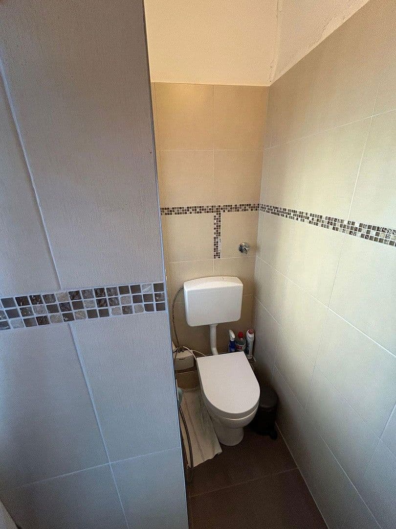 Prenájom bytu 5-izbový 122 m², Mühlenstr. 90, Bielefeld, Severné Porýnie - Westfálsko Prenájom bytu 5-izbový 122 m², Mühlenstr. 90, Bielefeld, Severné Porýnie - Westfálsko