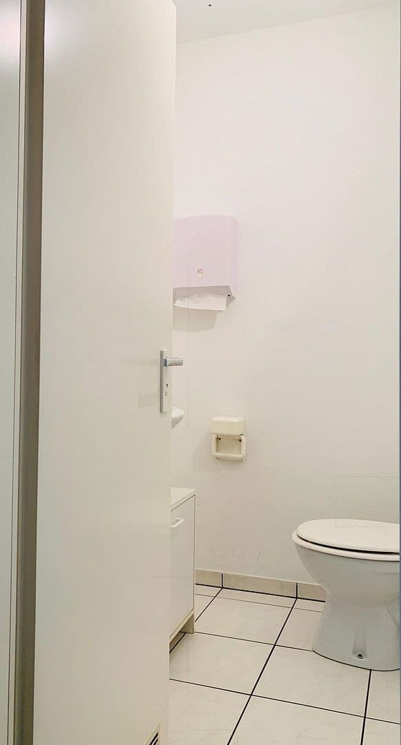 Predaj kancelárie 47 m², Berlin, Berlín Predaj kancelárie 47 m², Berlin, Berlín