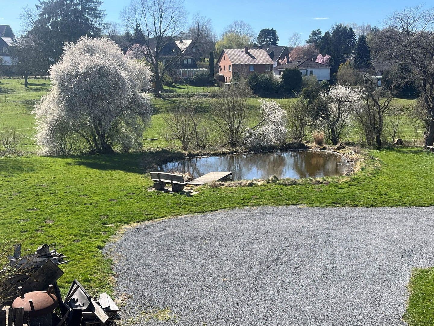 Predaj domu 280 m², pozemek 1.500 m², Lauenauer Straße 39, Bad Münder am Deister, Dolné Sasko Predaj domu 280 m², pozemek 1.500 m², Lauenauer Straße 39, Bad Münder am Deister, Dolné Sasko