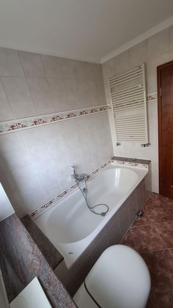 Predaj domu 190 m², pozemek 378 m², Grünerweg 12, Bad Vilbel, Hesensko Predaj domu 190 m², pozemek 378 m², Grünerweg 12, Bad Vilbel, Hesensko