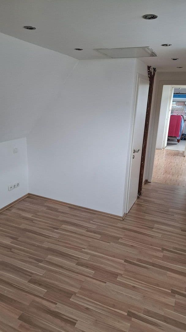 Predaj domu 190 m², pozemek 378 m², Grünerweg 12, Bad Vilbel, Hesensko Predaj domu 190 m², pozemek 378 m², Grünerweg 12, Bad Vilbel, Hesensko