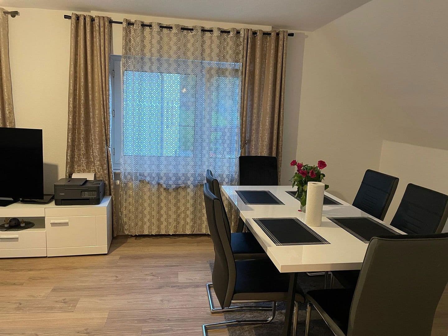 Predaj domu 190 m², pozemek 378 m², Grünerweg 12, Bad Vilbel, Hesensko Predaj domu 190 m², pozemek 378 m², Grünerweg 12, Bad Vilbel, Hesensko