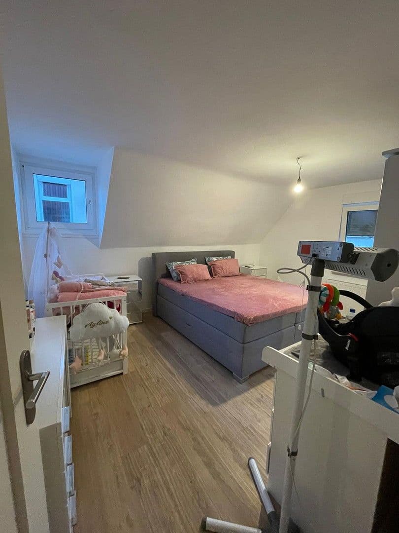 Predaj domu 190 m², pozemek 378 m², Grünerweg 12, Bad Vilbel, Hesensko Predaj domu 190 m², pozemek 378 m², Grünerweg 12, Bad Vilbel, Hesensko