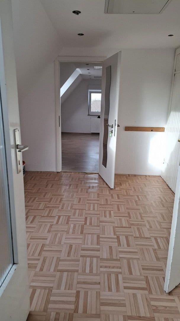 Predaj domu 190 m², pozemek 378 m², Grünerweg 12, Bad Vilbel, Hesensko Predaj domu 190 m², pozemek 378 m², Grünerweg 12, Bad Vilbel, Hesensko