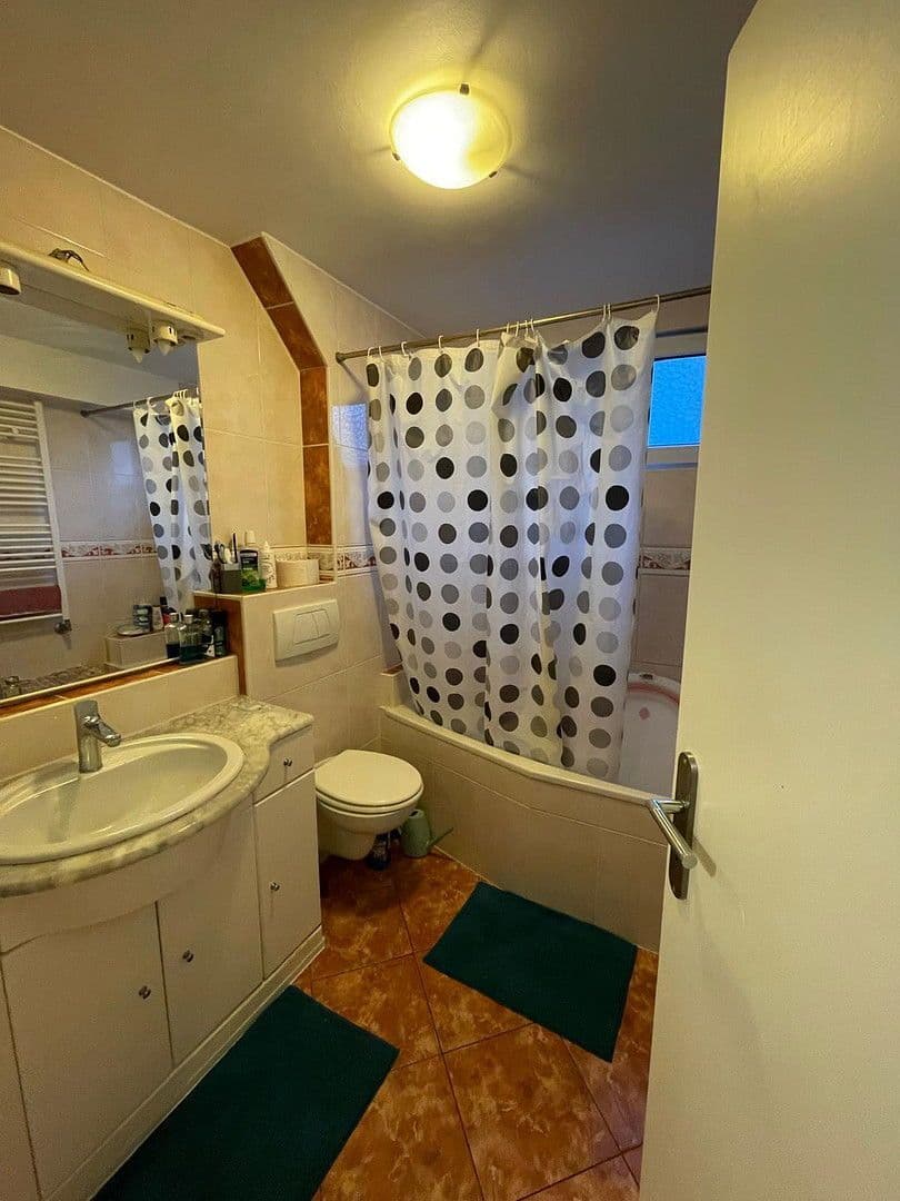 Predaj domu 190 m², pozemek 378 m², Grünerweg 12, Bad Vilbel, Hesensko Predaj domu 190 m², pozemek 378 m², Grünerweg 12, Bad Vilbel, Hesensko