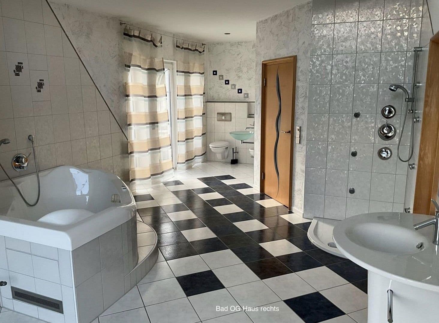 Predaj domu 520 m², pozemek 1.600 m², Dillingen an der Donau, Bavorsko Predaj domu 520 m², pozemek 1.600 m², Dillingen an der Donau, Bavorsko