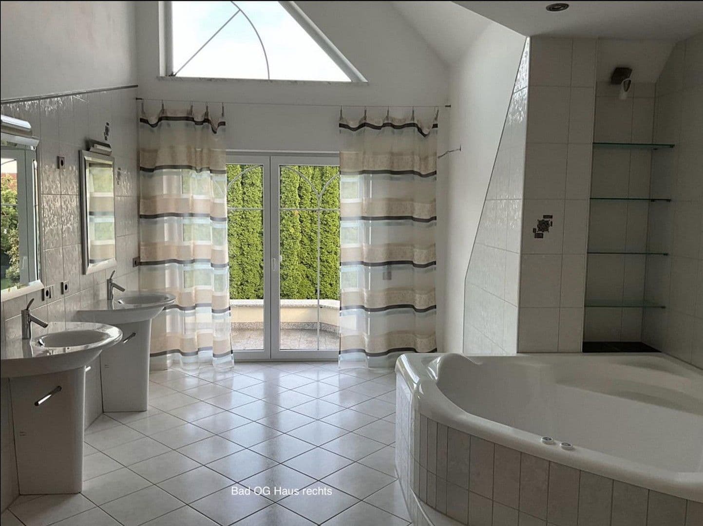 Predaj domu 520 m², pozemek 1.600 m², Dillingen an der Donau, Bavorsko Predaj domu 520 m², pozemek 1.600 m², Dillingen an der Donau, Bavorsko