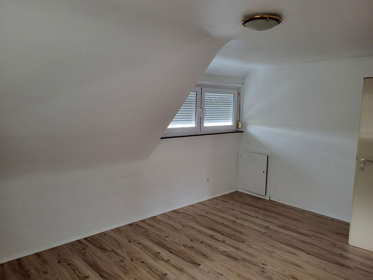 Predaj domu 78 m², pozemek 568 m², Neuenbürg, Bádensko-Wurttembersko Predaj domu 78 m², pozemek 568 m², Neuenbürg, Bádensko-Wurttembersko