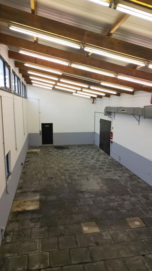 Prenájom nebytového priestoru 120 m², Erftstadt, Severné Porýnie - Westfálsko Prenájom nebytového priestoru 120 m², Erftstadt, Severné Porýnie - Westfálsko