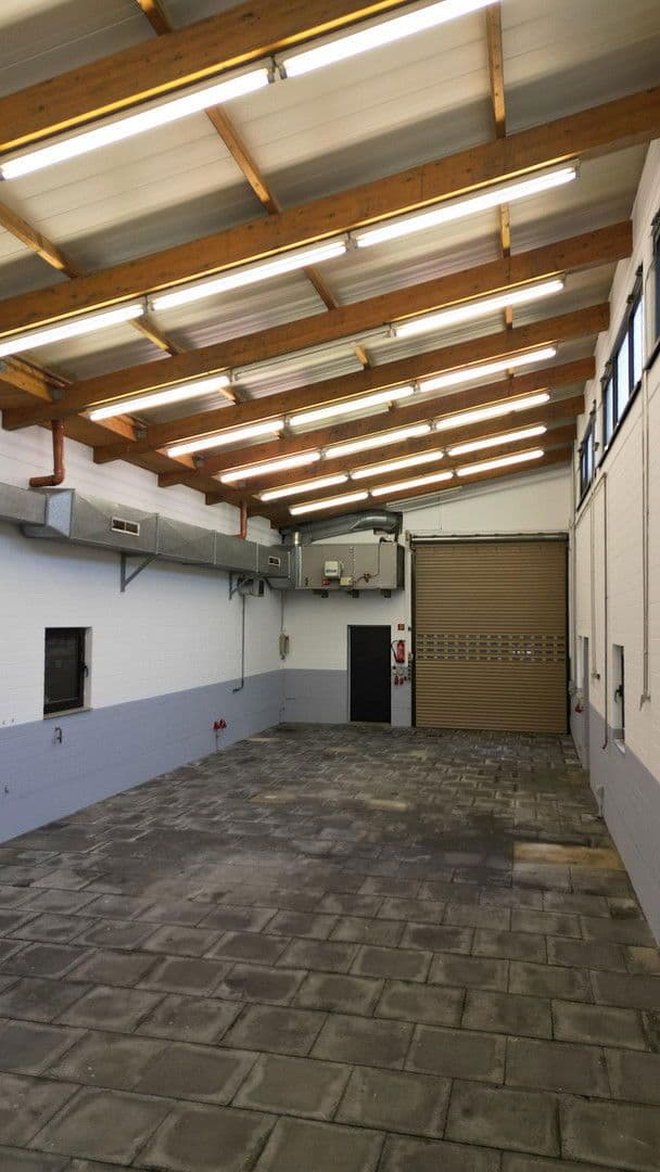 Prenájom nebytového priestoru 120 m², Erftstadt, Severné Porýnie - Westfálsko Prenájom nebytového priestoru 120 m², Erftstadt, Severné Porýnie - Westfálsko