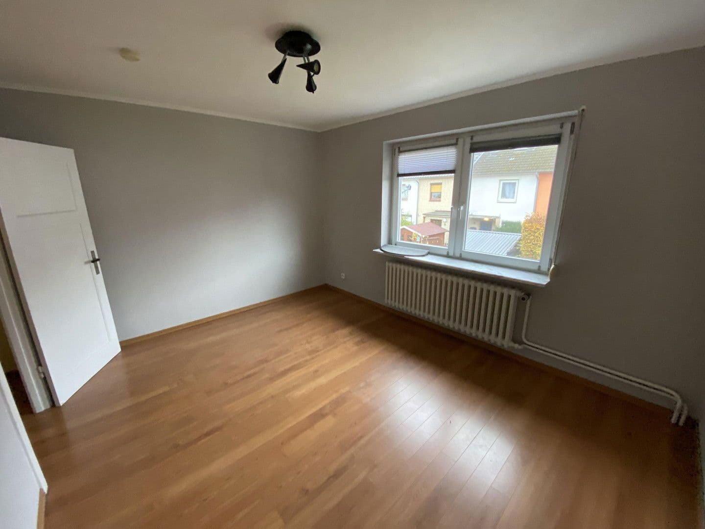 Predaj domu 78 m², pozemek 100 m², Wedel, Šlezvicko-Holštajnsko Predaj domu 78 m², pozemek 100 m², Wedel, Šlezvicko-Holštajnsko