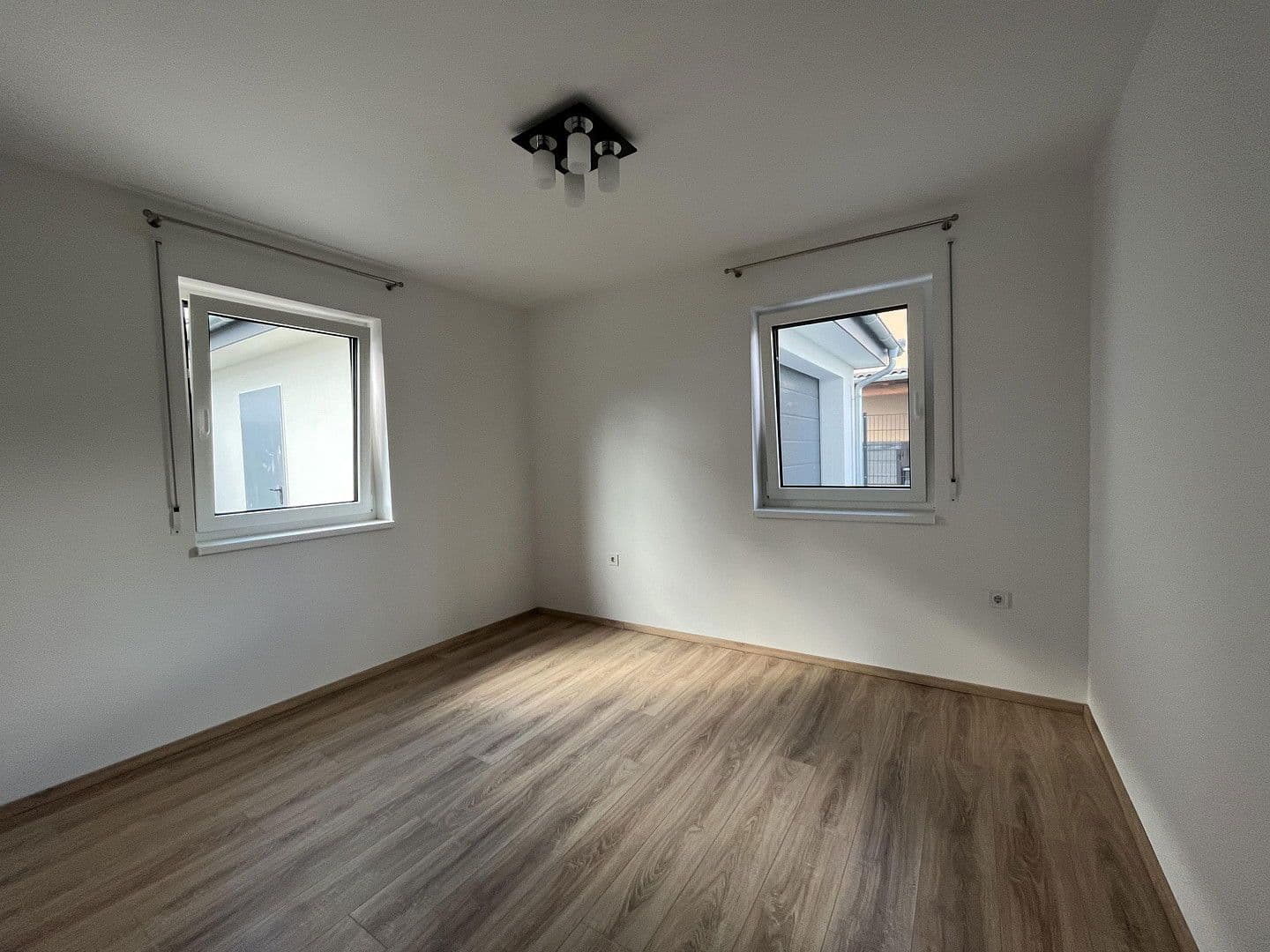 Predaj domu 178 m², pozemek 396 m², Hengersberg, Bavorsko Predaj domu 178 m², pozemek 396 m², Hengersberg, Bavorsko