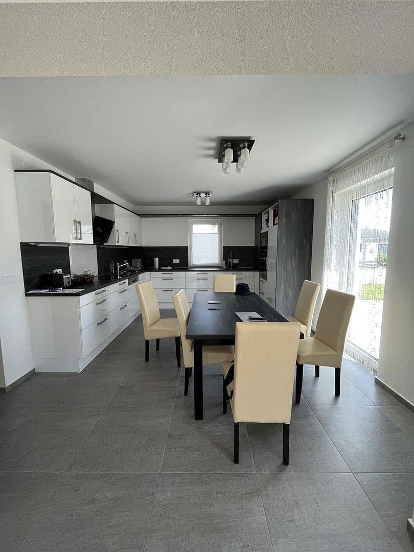 Predaj domu 178 m², pozemek 396 m², Hengersberg, Bavorsko Predaj domu 178 m², pozemek 396 m², Hengersberg, Bavorsko