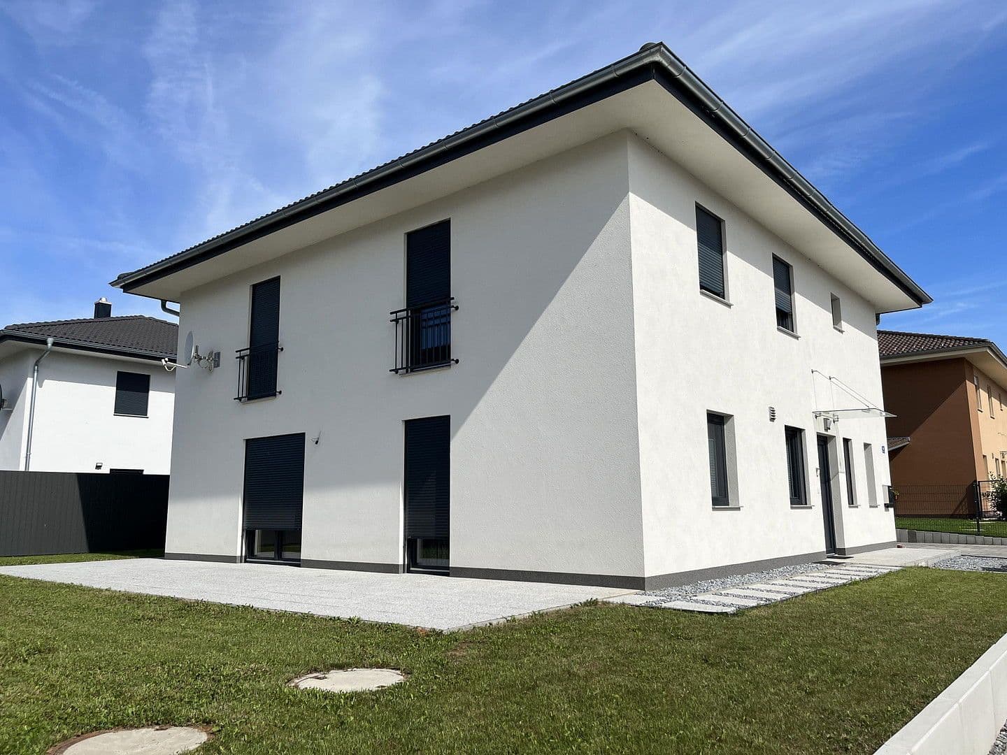 Predaj domu 178 m², pozemek 396 m², Hengersberg, Bavorsko Predaj domu 178 m², pozemek 396 m², Hengersberg, Bavorsko