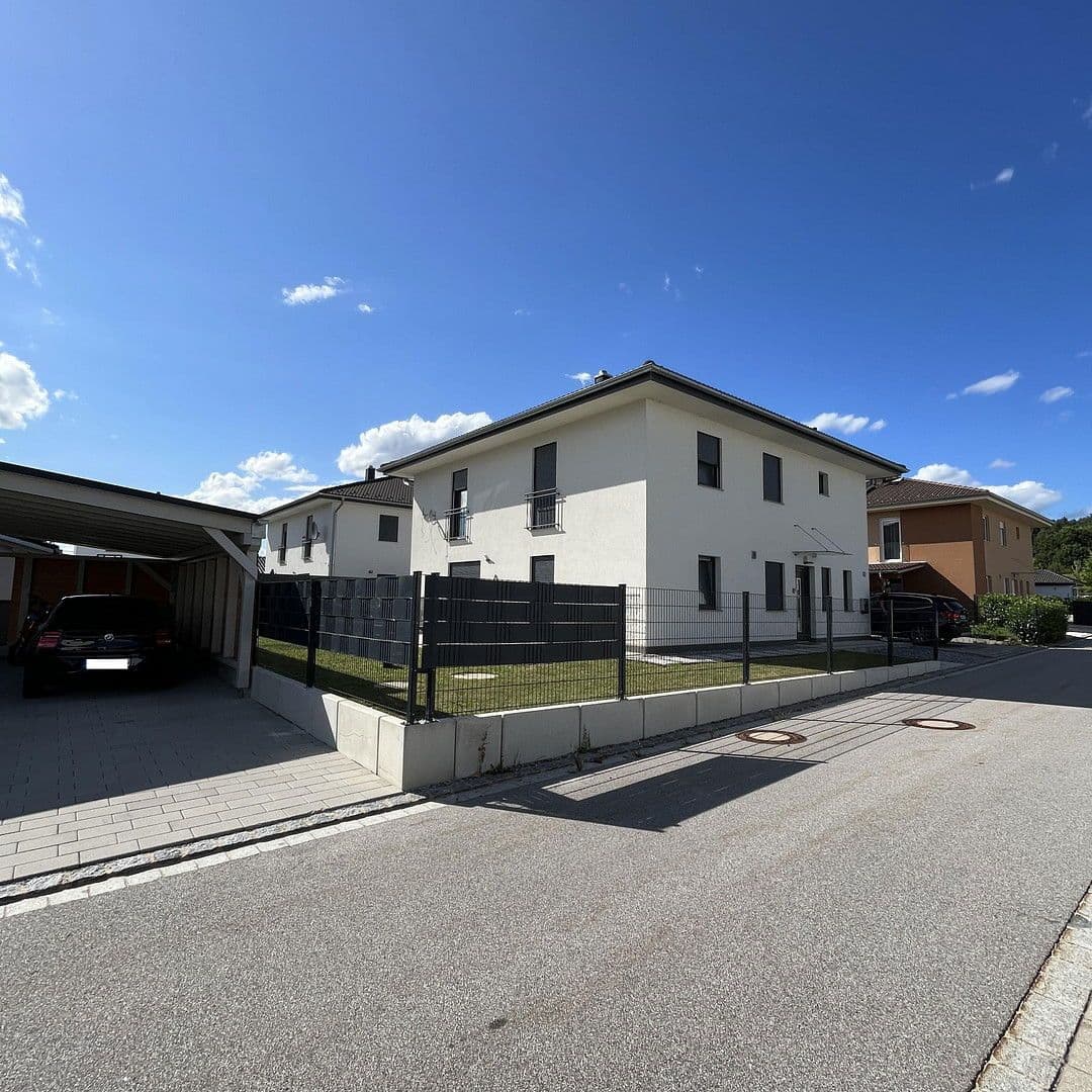 Predaj domu 178 m², pozemek 396 m², Hengersberg, Bavorsko Predaj domu 178 m², pozemek 396 m², Hengersberg, Bavorsko