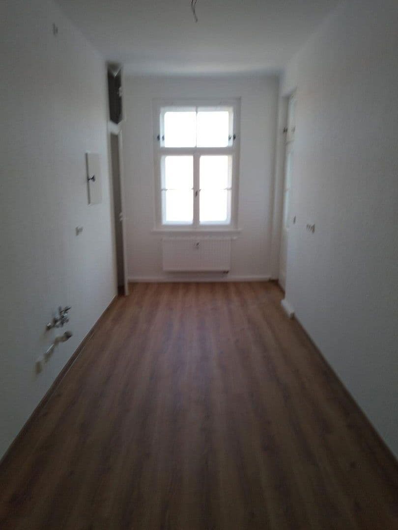 Prenájom bytu 4-izbový 100 m², Naunhofer Straße 53, Leipzig, Sasko Prenájom bytu 4-izbový 100 m², Naunhofer Straße 53, Leipzig, Sasko