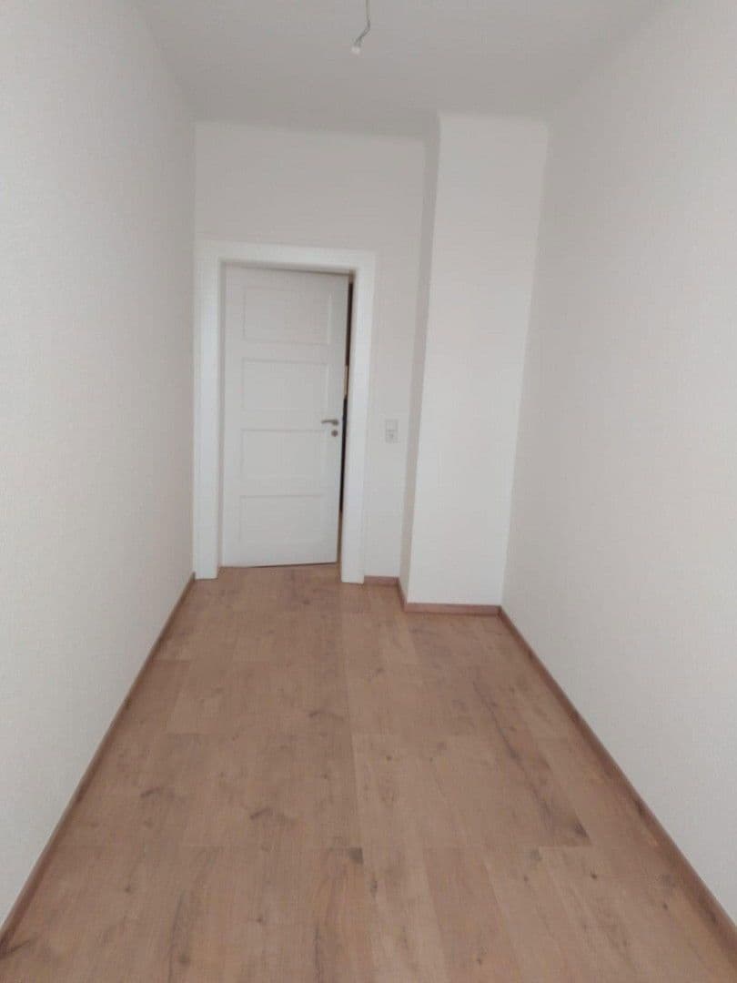 Prenájom bytu 4-izbový 100 m², Naunhofer Straße 53, Leipzig, Sasko Prenájom bytu 4-izbový 100 m², Naunhofer Straße 53, Leipzig, Sasko