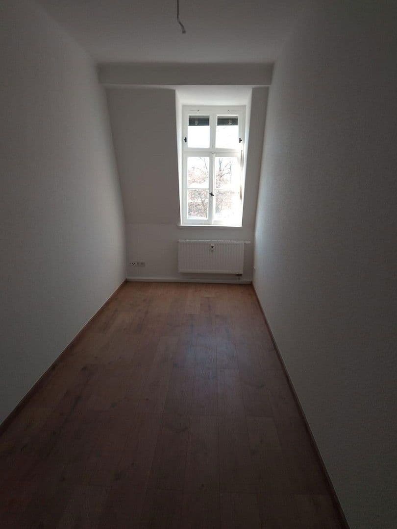 Prenájom bytu 4-izbový 100 m², Naunhofer Straße 53, Leipzig, Sasko Prenájom bytu 4-izbový 100 m², Naunhofer Straße 53, Leipzig, Sasko