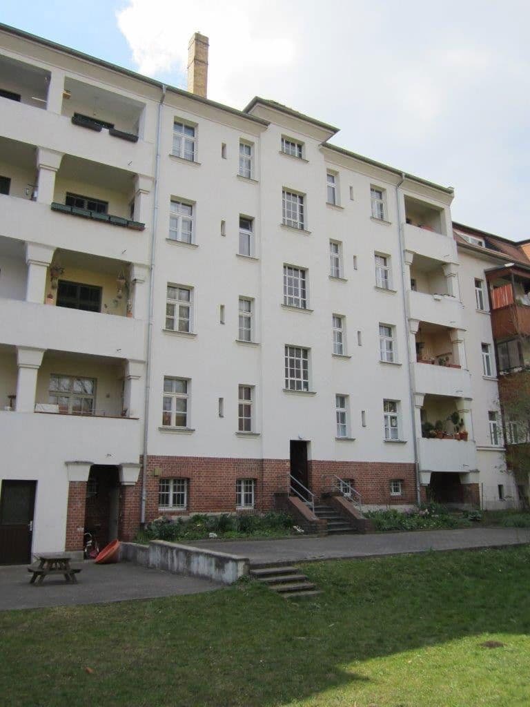 Prenájom bytu 4-izbový 100 m², Naunhofer Straße 53, Leipzig, Sasko Prenájom bytu 4-izbový 100 m², Naunhofer Straße 53, Leipzig, Sasko