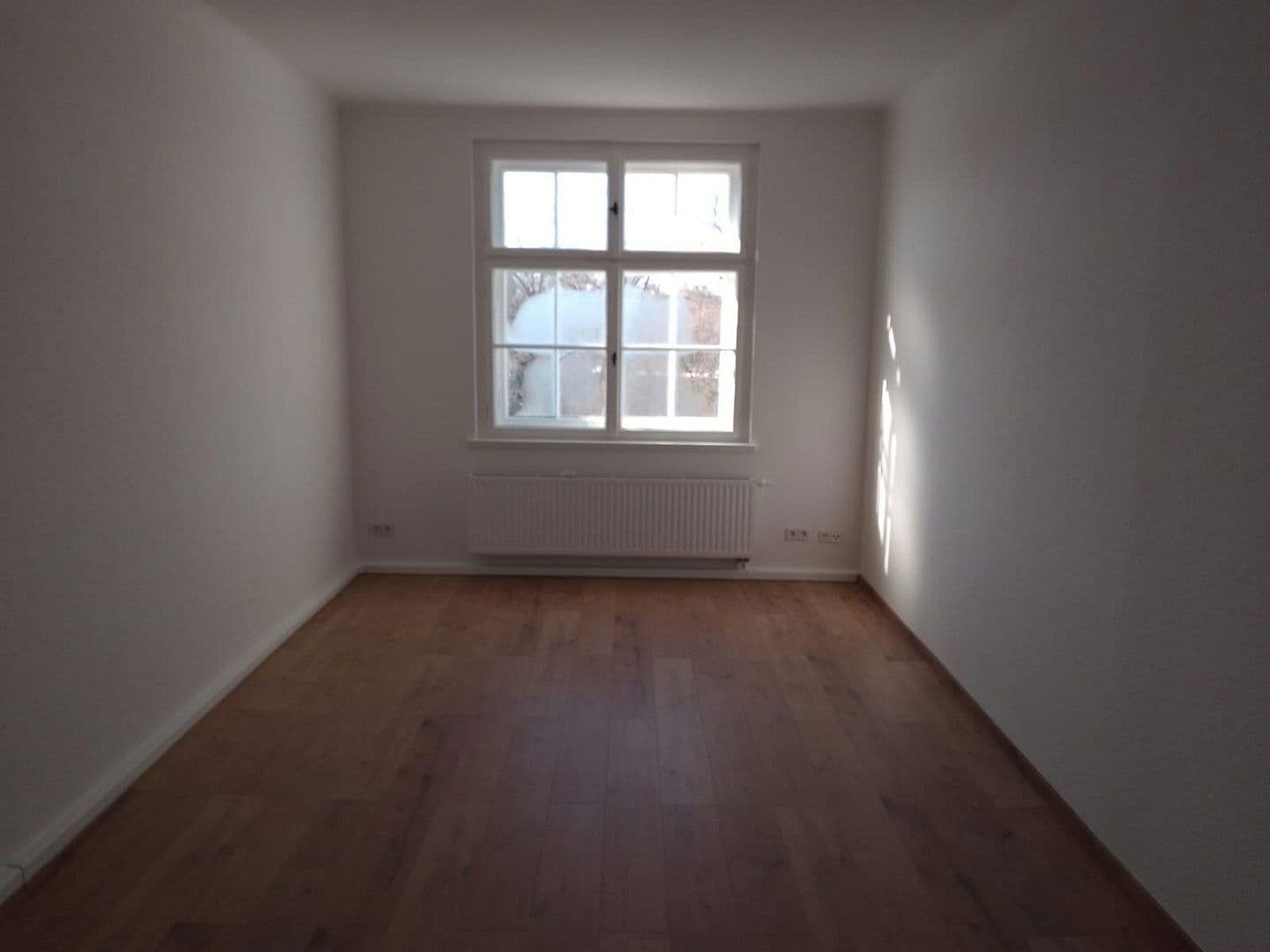 Prenájom bytu 4-izbový 100 m², Naunhofer Straße 53, Leipzig, Sasko Prenájom bytu 4-izbový 100 m², Naunhofer Straße 53, Leipzig, Sasko