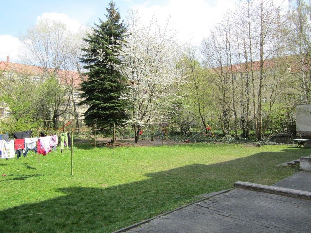 Prenájom bytu 4-izbový 100 m², Naunhofer Straße 53, Leipzig, Sasko Prenájom bytu 4-izbový 100 m², Naunhofer Straße 53, Leipzig, Sasko