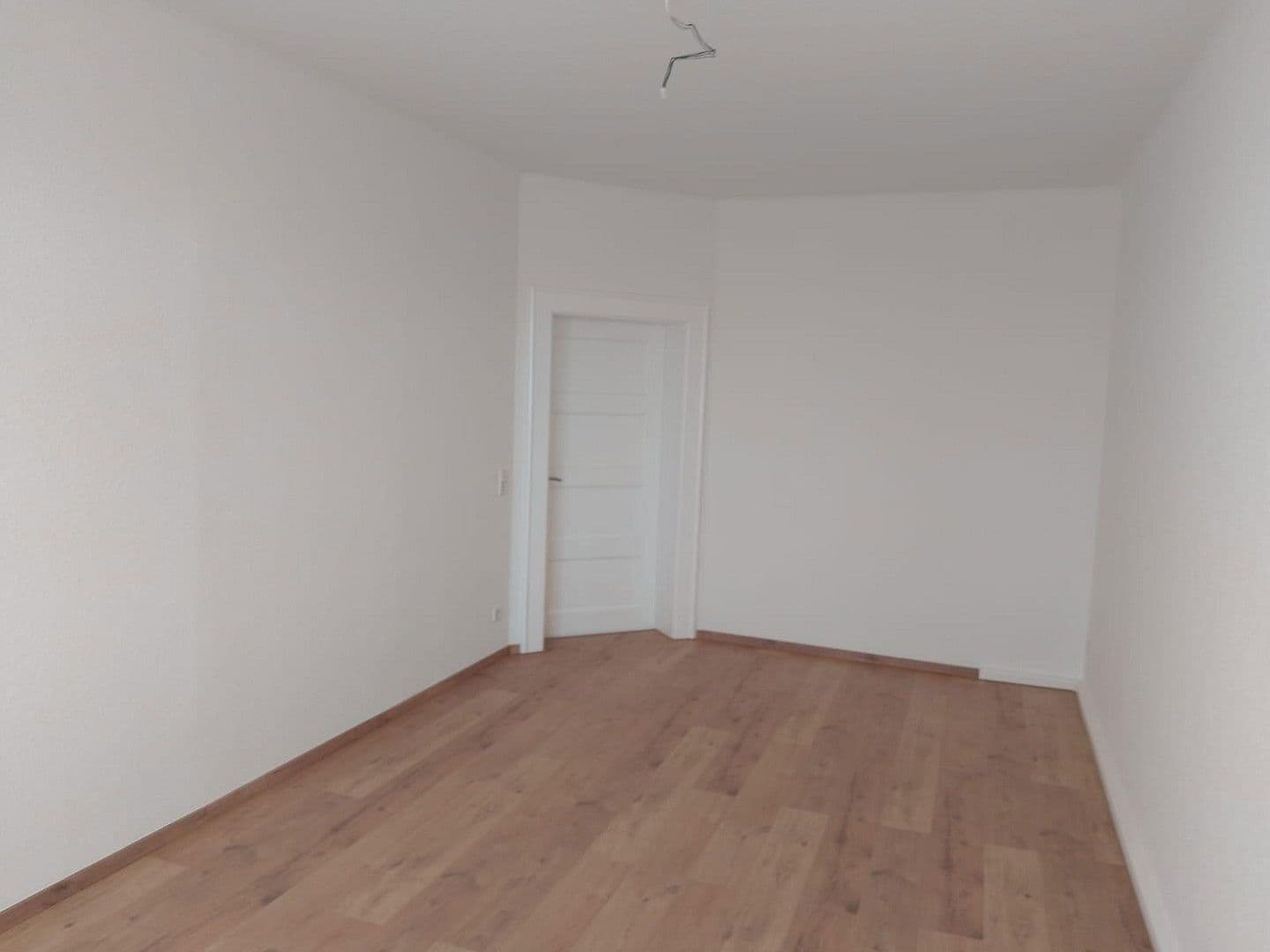 Prenájom bytu 4-izbový 100 m², Naunhofer Straße 53, Leipzig, Sasko Prenájom bytu 4-izbový 100 m², Naunhofer Straße 53, Leipzig, Sasko