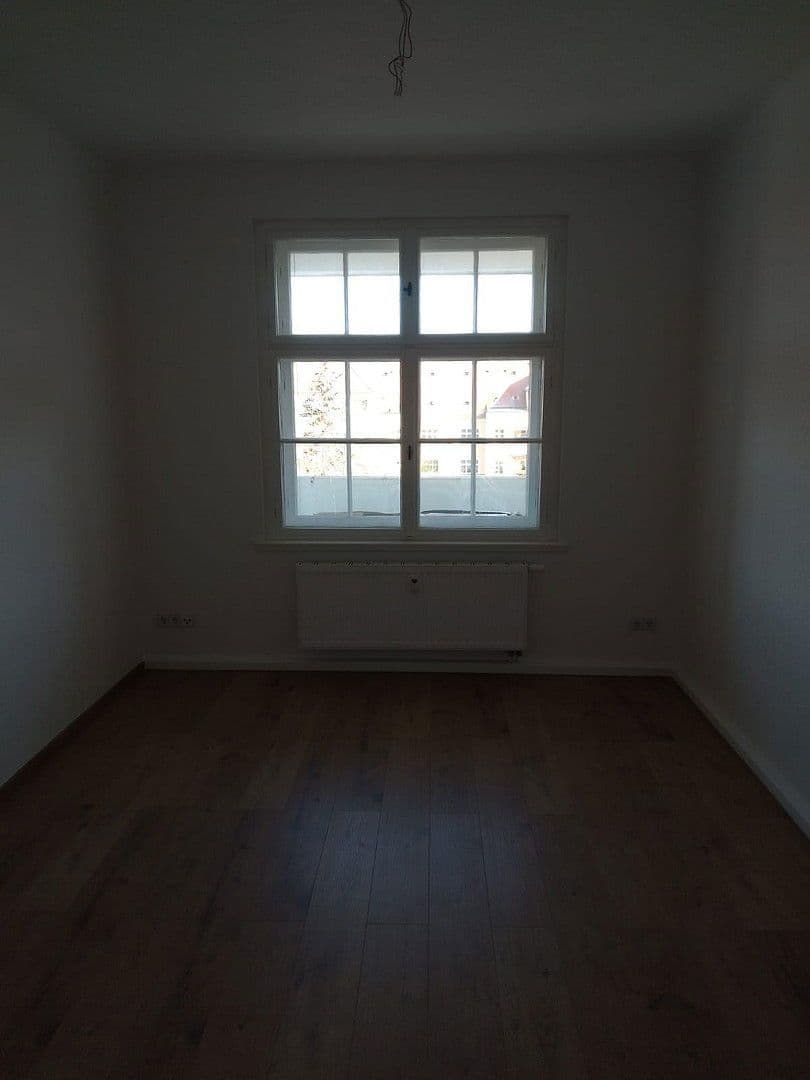 Prenájom bytu 4-izbový 100 m², Naunhofer Straße 53, Leipzig, Sasko Prenájom bytu 4-izbový 100 m², Naunhofer Straße 53, Leipzig, Sasko